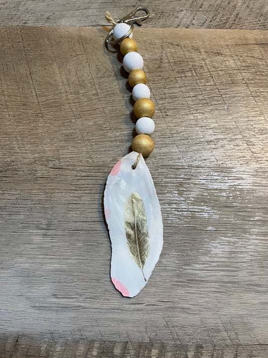 Keychain Gold Feather Oyster Shell